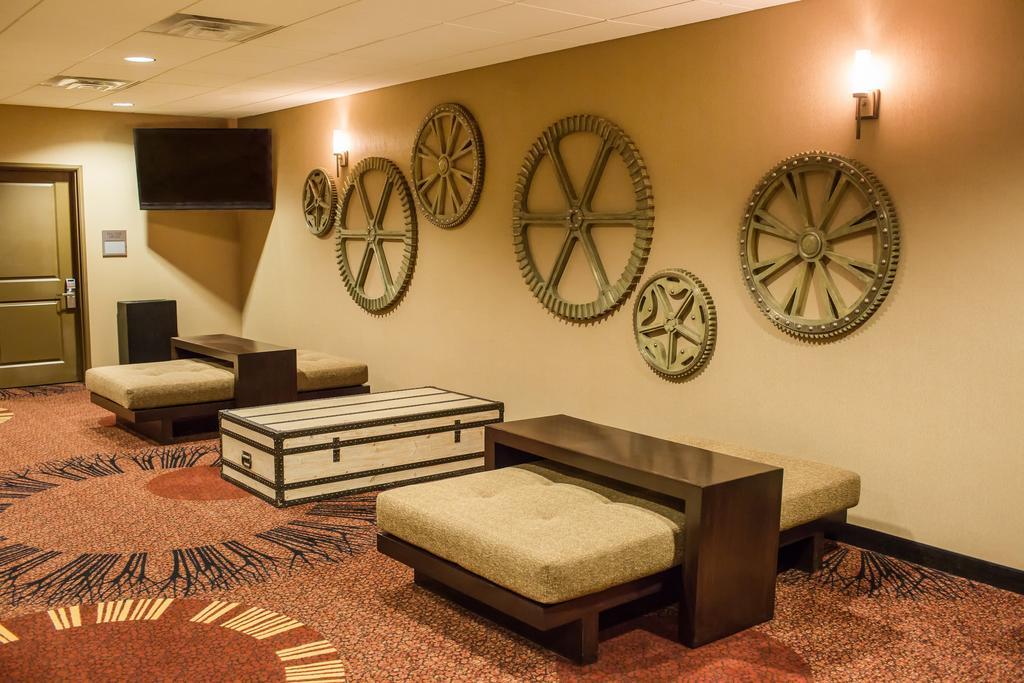Teddy'S Residential Suites Watford City Exteriör bild