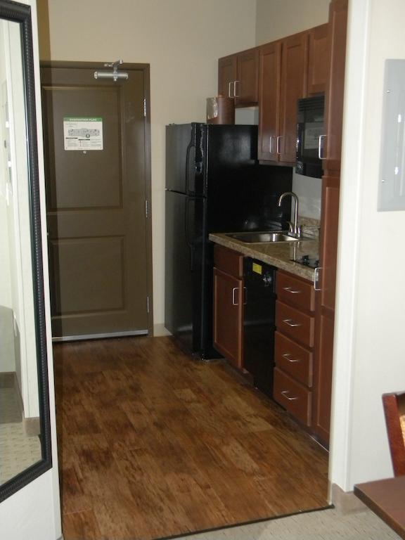 Teddy'S Residential Suites Watford City Exteriör bild