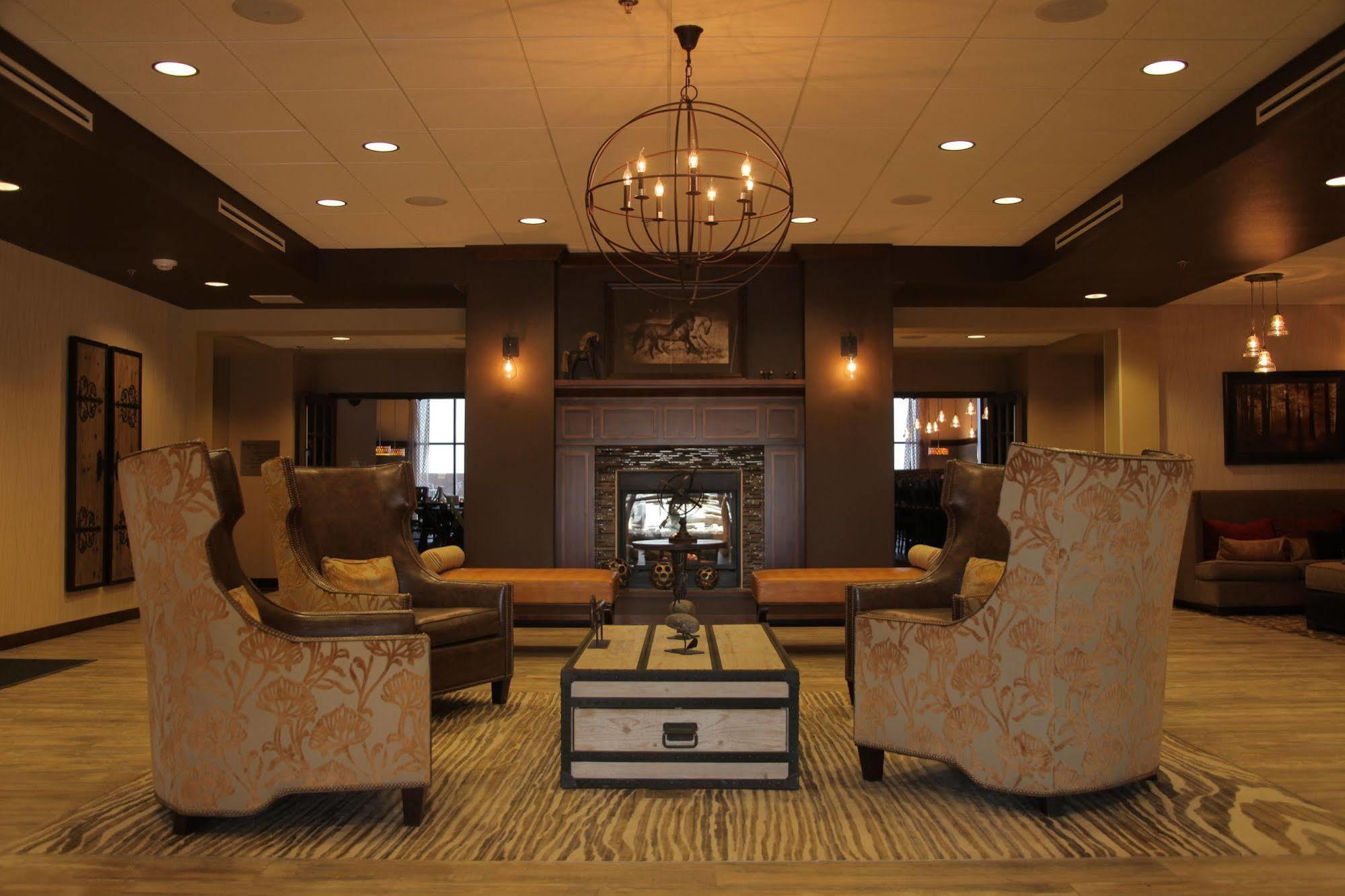 Teddy'S Residential Suites Watford City Exteriör bild